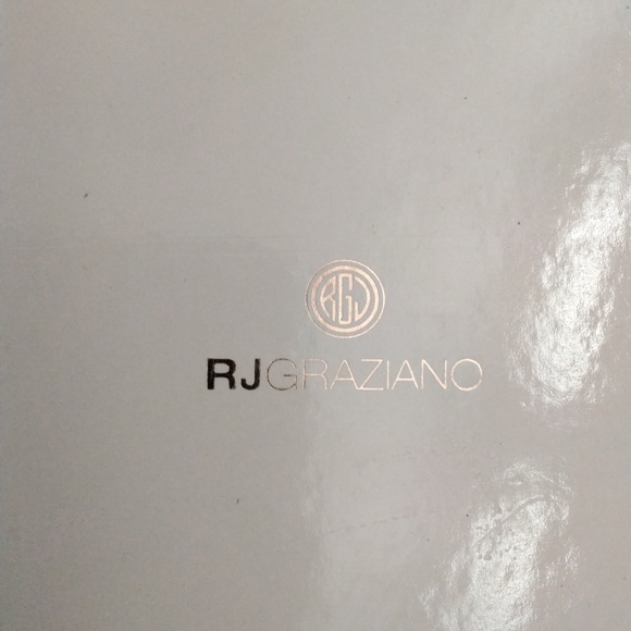 R.J. Graziano Goldtone Bee Brooch With Aurora Borealis Crystals - Picture 2 of 6